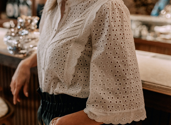 Léonor blouse in English embroidery
